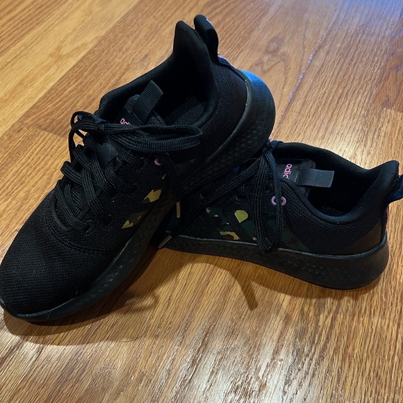EUC Women’s Adidas Cloudfoam Sneakers - Picture 2 of 13